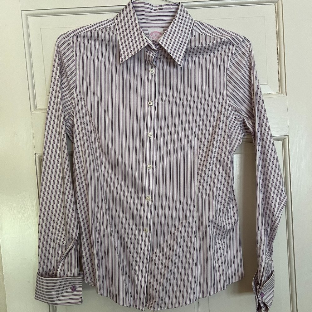 Brooks Brothers ladies shirt in lavender stripe easy care non-iron cotton size10